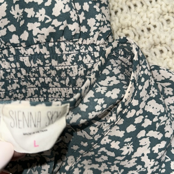 Sienna Sky Floral Green maxi Dress size large - Picture 5 of 8